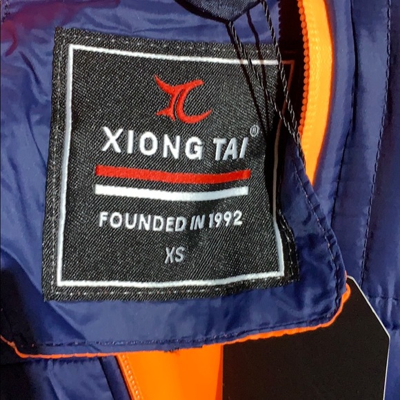 Puffer coat but lightweight - Picture 3 of 3